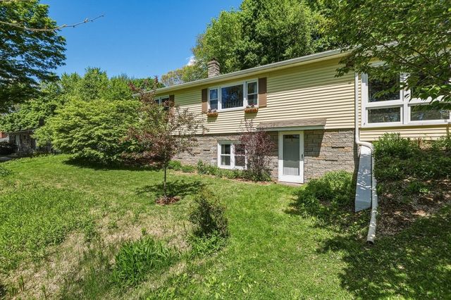 16 Saybrook Cir, South Hadley, MA 01075