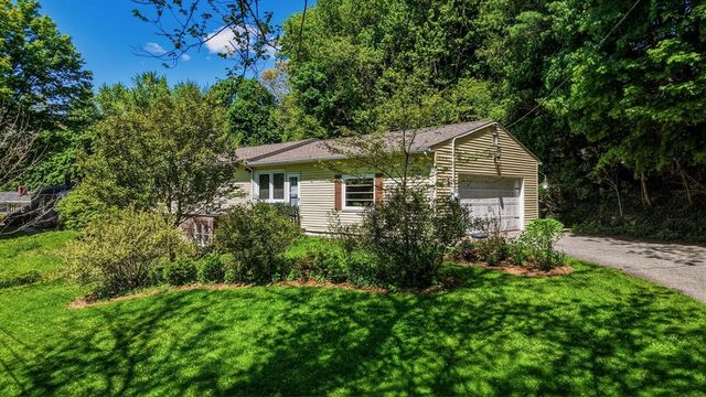 16 Saybrook Cir, South Hadley, MA 01075