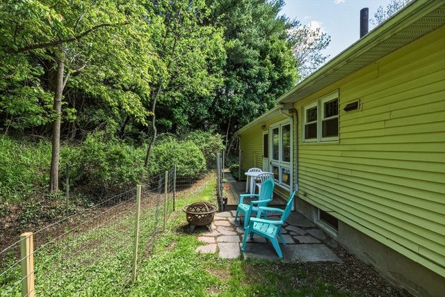 16 Saybrook Cir, South Hadley, MA 01075