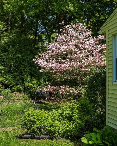 16 Saybrook Cir, South Hadley, MA 01075