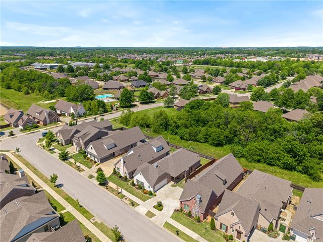 254 N Solitude Bend, Fayetteville, AR 72704