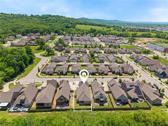 254 N Solitude Bend, Fayetteville, AR 72704