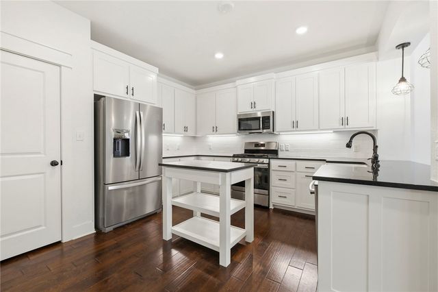 254 N Solitude Bend, Fayetteville, AR 72704