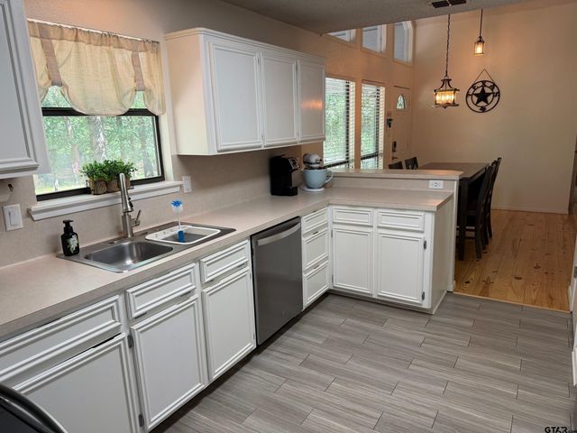 2922 Holly Trail East, Holly Lake Ranch, TX 75765