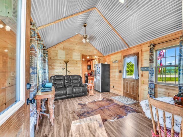 4519 County Road 2690, Alvord, TX 76225