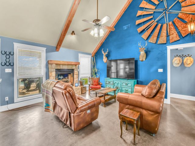 4519 County Road 2690, Alvord, TX 76225