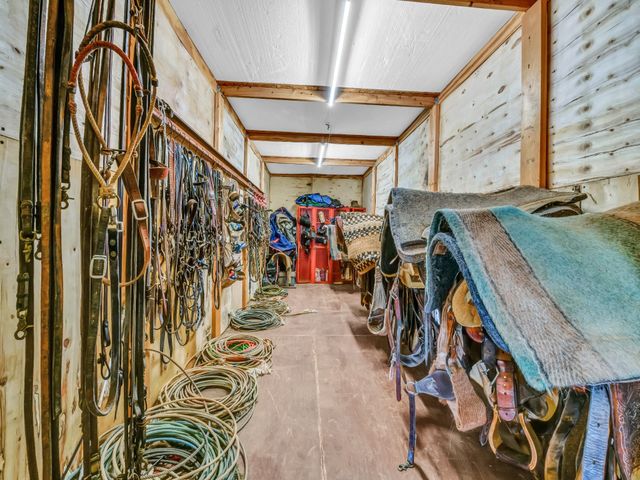 4519 County Road 2690, Alvord, TX 76225