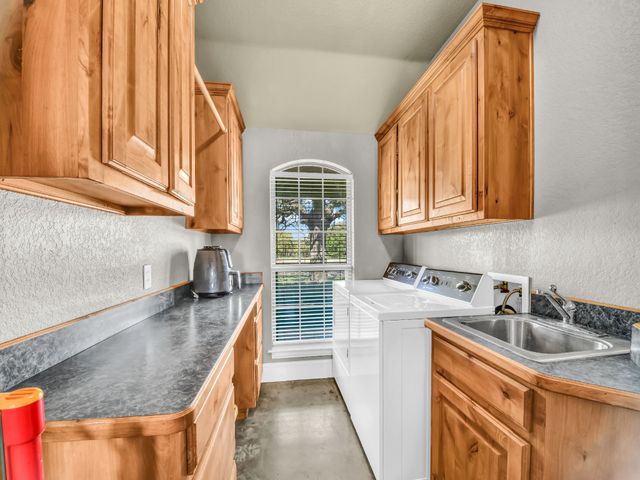 4519 County Road 2690, Alvord, TX 76225