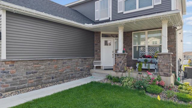 1908 Boulder Way, Carver, MN 55315