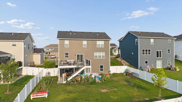 1908 Boulder Way, Carver, MN 55315
