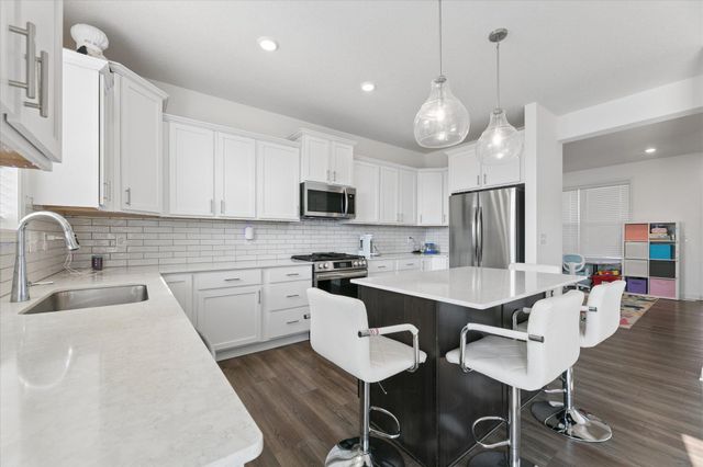 1908 Boulder Way, Carver, MN 55315