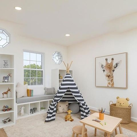 1674 Evergreen Street, San Diego, CA 92106