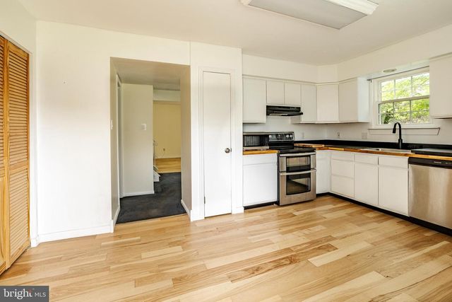 19 BROOKVIEW DR, Mantua, NJ 08051