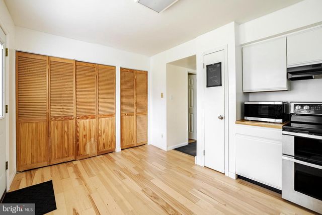 19 BROOKVIEW DR, Mantua, NJ 08051