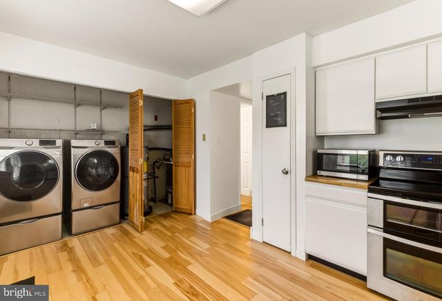 19 BROOKVIEW DR, Mantua, NJ 08051