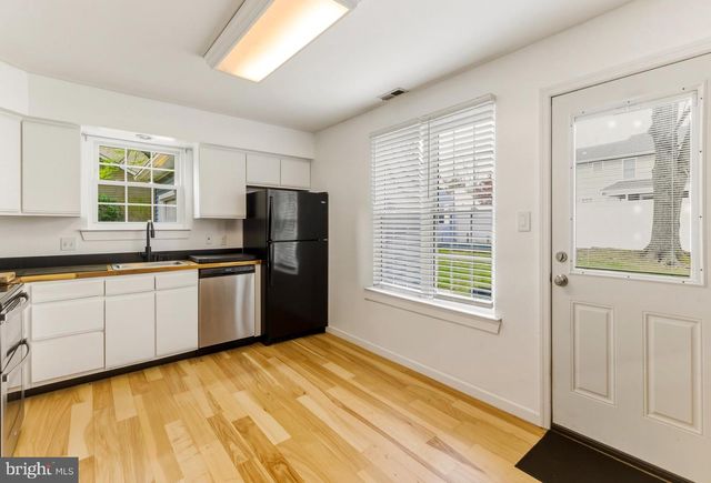 19 BROOKVIEW DR, Mantua, NJ 08051