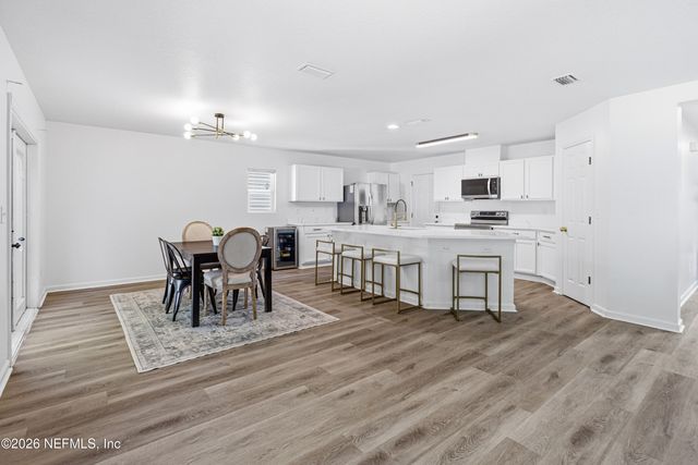 12101 ALEXANDRA Drive, Jacksonville, FL 32218