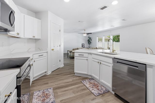 12101 ALEXANDRA Drive, Jacksonville, FL 32218