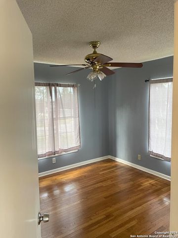 742 Olney, San Antonio, TX 78209