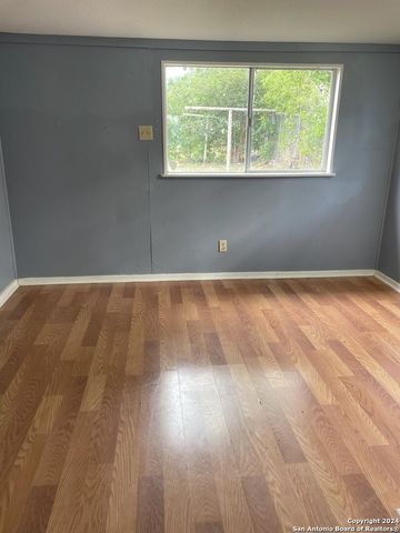 742 Olney, San Antonio, TX 78209