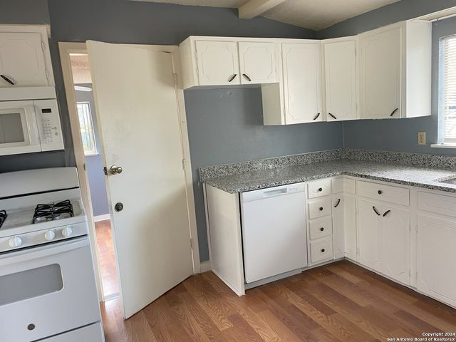 742 Olney, San Antonio, TX 78209