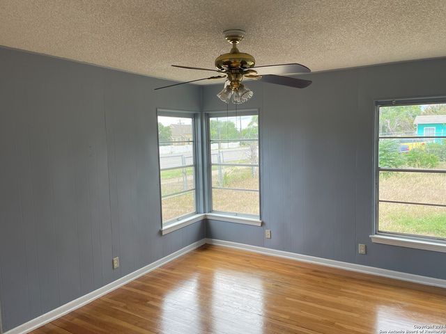 742 Olney, San Antonio, TX 78209