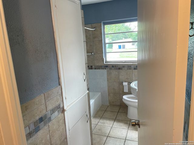 742 Olney, San Antonio, TX 78209