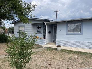 742 Olney, San Antonio, TX 78209