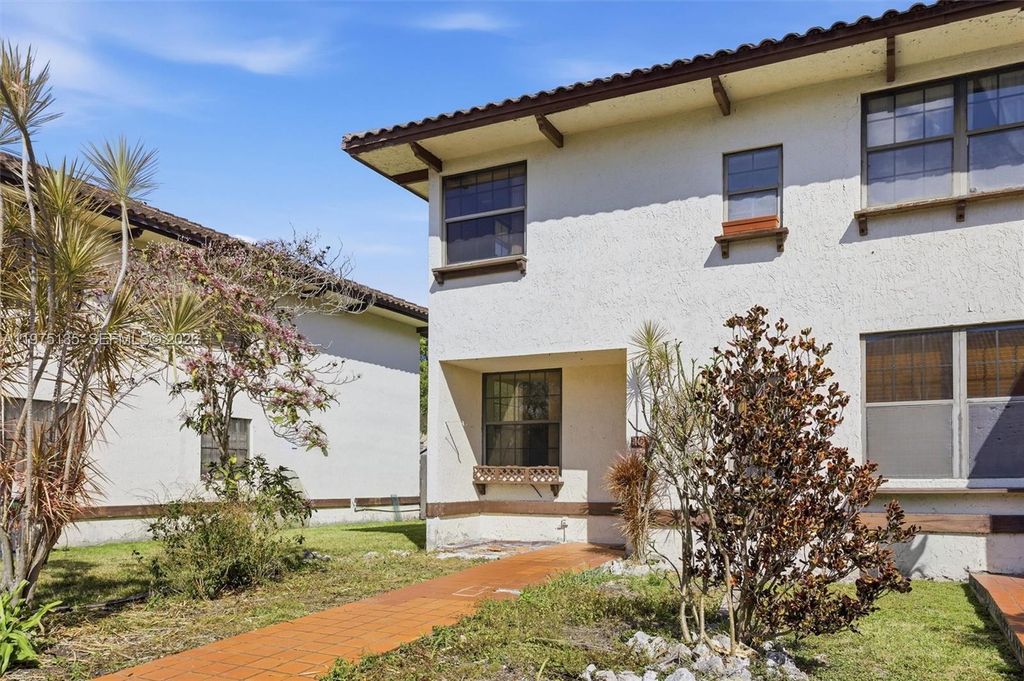 12253 SW 16th Ter 108-M, Miami, FL 33175