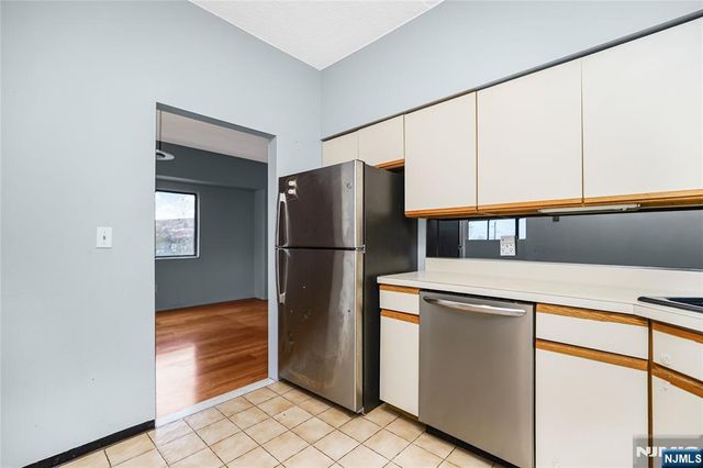 390 Gorge Road 402, Cliffside Park, NJ 07010