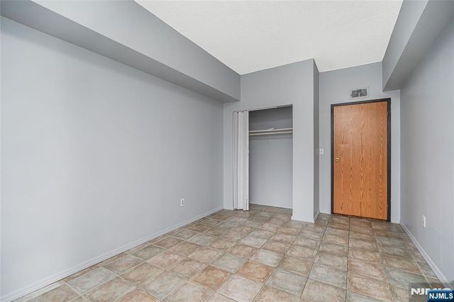 390 Gorge Road 402, Cliffside Park, NJ 07010