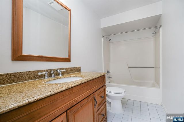 390 Gorge Road 402, Cliffside Park, NJ 07010