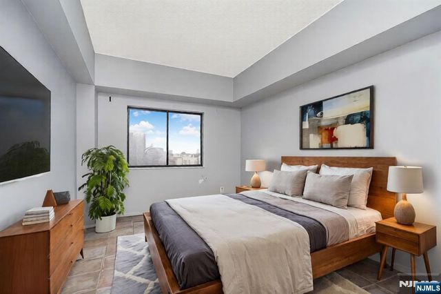 390 Gorge Road 402, Cliffside Park, NJ 07010