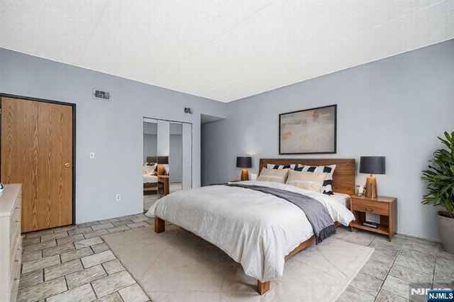 390 Gorge Road 402, Cliffside Park, NJ 07010