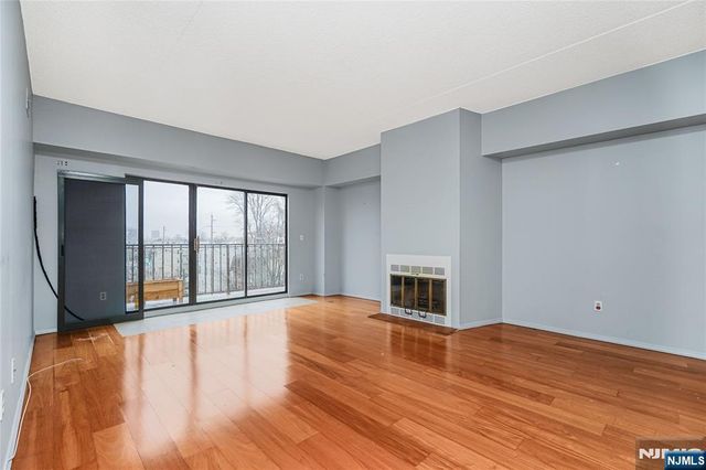 390 Gorge Road 402, Cliffside Park, NJ 07010