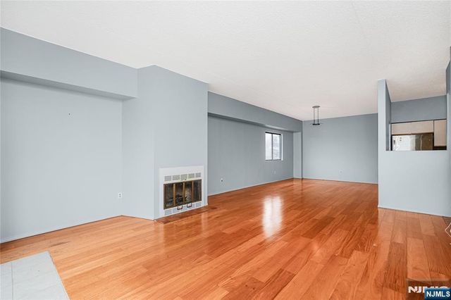 390 Gorge Road 402, Cliffside Park, NJ 07010