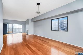 390 Gorge Road 402, Cliffside Park, NJ 07010