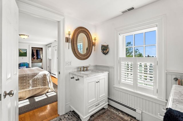 12 Bennett Street, Manchester, MA 01944