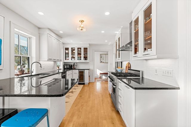12 Bennett Street, Manchester, MA 01944