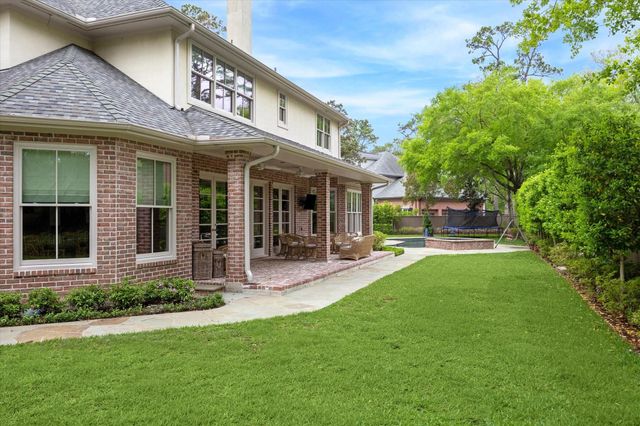 3 Blalock Pines Court, Hedwig Village, TX 77024