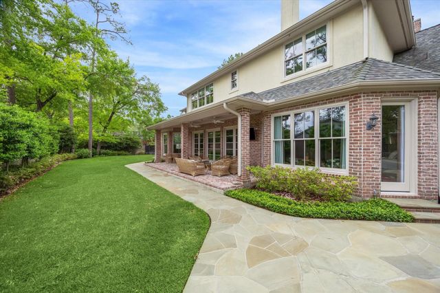 3 Blalock Pines Court, Hedwig Village, TX 77024