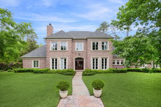 3 Blalock Pines Court, Hedwig Village, TX 77024