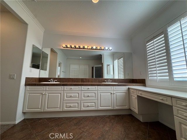 22219 Trinity Place, Saugus (santa Clarita), CA 91390