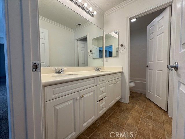 22219 Trinity Place, Saugus (santa Clarita), CA 91390