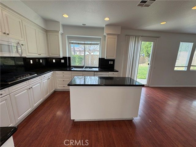 22219 Trinity Place, Saugus (santa Clarita), CA 91390