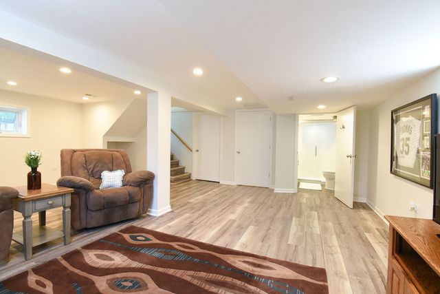 7257 W Fitch Avenue, Chicago, IL 60631
