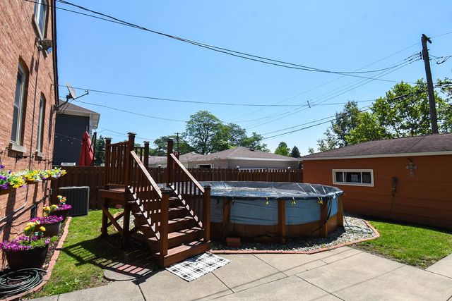 7257 W Fitch Avenue, Chicago, IL 60631