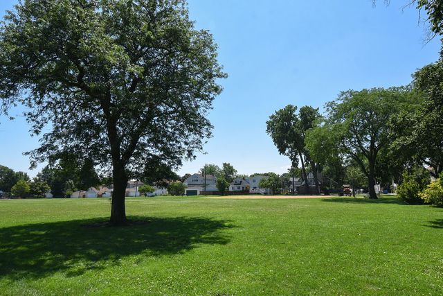 7257 W Fitch Avenue, Chicago, IL 60631