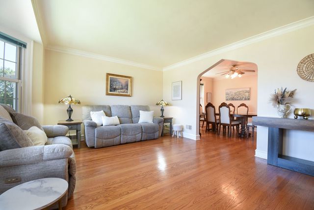 7257 W Fitch Avenue, Chicago, IL 60631