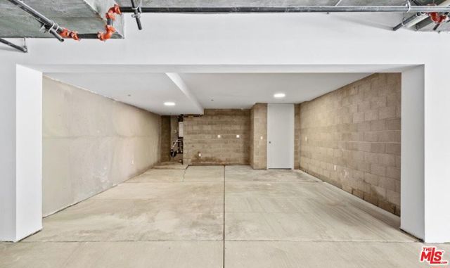 307 N Wilton Place 101, Los Angeles, CA 90004